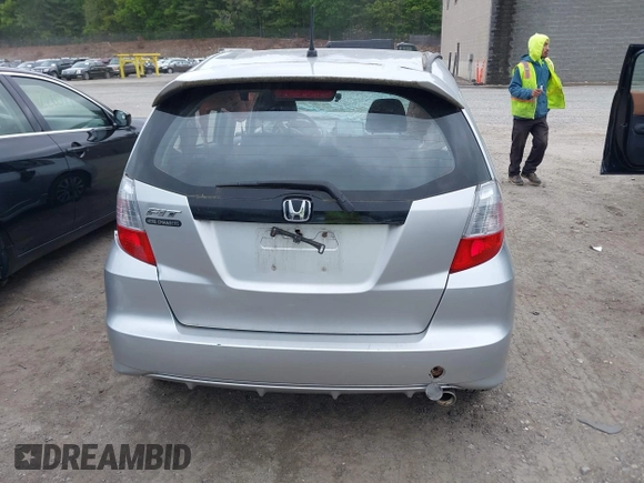 2013 Honda Fit Sport с VIN JHMGE8H59DC067410, выставлен на аукционе IAAI как лот 42319096 с пробегом 149 779 миль миль и . История ставок и продаж доступна на DreamBid. Изображение 16.