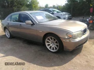2004 BMW 7 Series 745Li z VIN WBAGN63514DS54659, wystawiony jako IAAI lot #37205351 z przebiegiem 118 477 mil mil oraz . Historia ofert i sprzedaży dostępna na DreamBid. Obrazek 1.