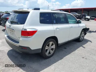 2013 Toyota Highlander Limited z VIN 5TDDK3EH2DS217645, wystawiony jako IAAI lot #42370991 z przebiegiem 90 054 mil mil oraz . Historia ofert i sprzedaży dostępna na DreamBid. Obrazek 4.