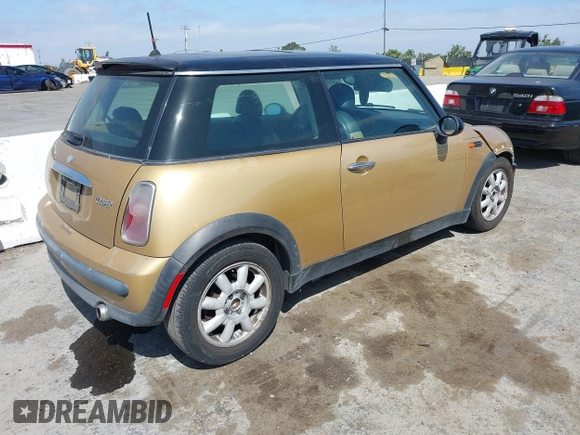 2004 MINI Hardtop with VIN WMWRC33434TJ53276, listed as a IAAI auction lot 42221744 with 195,400 mi miles and . Bid and sale history available at DreamBid. Image 4.