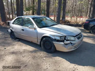 2000 Toyota Camry CE with VIN 4T1BG22K7YU633335, listed as a IAAI auction lot 41912171 with 334,068 mi miles. Bid and sale history available at carsss.com. Image 1.
