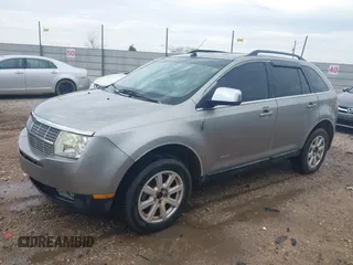 2008 Lincoln MKX with VIN 2LMDU68C78BJ20315, listed as a IAAI auction lot 41605710 with 199,903 mi miles. Bid and sale history available at carsss.com. Image 2.