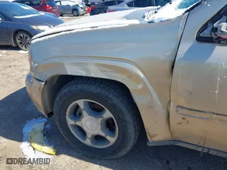 2006 Chevrolet TrailBlazer LS with VIN 1GNDS13S462328945, listed as a IAAI auction lot 41587684 with 232,076 mi miles. Bid and sale history available at carsss.com. Image 12.