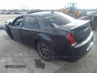 2017 Chrysler 300 S with VIN 2C3CCAGG8HH534825, listed as a IAAI auction lot 28967958 with 33,377 mi miles and . Bid and sale history available at carsss.com. Image 3.