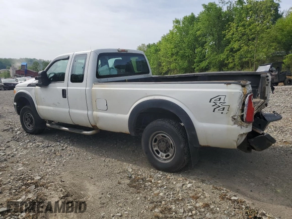 2015 Ford F-250 XLT z VIN 1FT7X2B67FEC38043, wystawiony jako Copart lot #57226765 z przebiegiem 196 064 mil mil oraz Szkody całkowita. Historia ofert i sprzedaży dostępna na DreamBid. Obrazek 2.