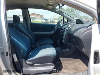 2007 Toyota Yaris with VIN JTDJT923475077877, listed as a IAAI auction lot 42073834 with 210,145 mi miles. Bid and sale history available at carsss.com. Image 5.