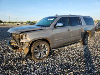2019 Chevrolet Suburban LT z VIN 1GNSCJKC3KR129739, wystawiony jako Copart lot #62377465 z przebiegiem 105 771 mil mil oraz Szkoda całkowita • Salvage title. Historia ofert i sprzedaży dostępna na DreamBid. Obrazek 1.