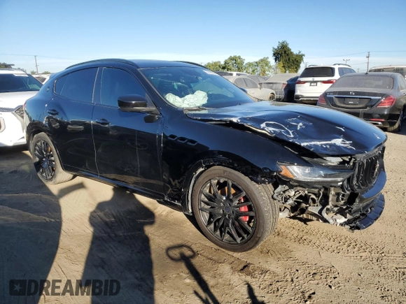2018 Maserati Levante GranSport z VIN ZN661XUS2JX302411, wystawiony jako Copart lot #79459504 z przebiegiem 83 989 mil mil oraz Czysty tytuł • Clean title. Historia ofert i sprzedaży dostępna na DreamBid. Obrazek 4.