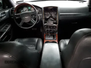 2009 Chrysler 300 z VIN 2C3KK63T39H629020, wystawiony jako Copart lot #65266734 z przebiegiem 175 591 mil mil oraz Szkoda całkowita • Salvage title. Historia ofert i sprzedaży dostępna na DreamBid. Obrazek 8.