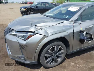 2022 Lexus UX 250h z VIN JTHP9JBHXN2054896, wystawiony jako IAAI lot #42152570 z przebiegiem 35 546 mil mil oraz . Historia ofert i sprzedaży dostępna na DreamBid. Obrazek 6.