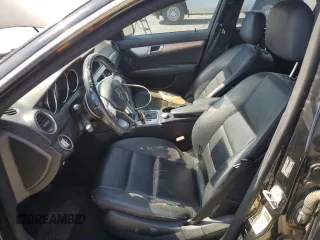 2012 Mercedes-Benz C 250 Sport z VIN WDDGF4HB8CR216307, wystawiony jako Copart lot #62740835 z przebiegiem 1 042 467 mil mil oraz Szkoda całkowita • Salvage title. Historia ofert i sprzedaży dostępna na DreamBid. Obrazek 7.