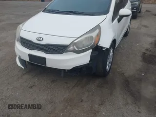 2017 Kia Rio LX z VIN KNADM4A33H6011053, wystawiony jako IAAI lot #41581653 z przebiegiem 208 532 mil mil oraz . Historia ofert i sprzedaży dostępna na DreamBid. Obrazek 6.