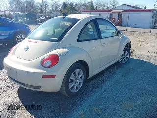 2008 Volkswagen New Beetle Coupe S with VIN 3VWPW31C58M505917, listed as a IAAI auction lot 41510238 with 64,596 mi miles. Bid and sale history available at carsss.com. Image 4.