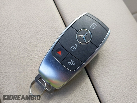 2022 Mercedes-Benz GLC 300 with VIN W1N0G8DB4NV395227, listed as a IAAI auction lot 42214509 with 14,886 mi miles and . Bid and sale history available at DreamBid. Image 11.