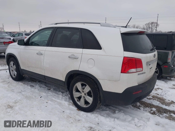 2013 Kia Sorento EX with VIN 5XYKU3A20DG325830, listed as a IAAI auction lot 41350790 with 98,093 mi miles and . Bid and sale history available at carsss.com. Image 3.