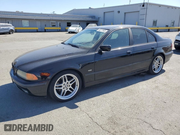 1999 BMW 5 Series 540i z VIN WBADN6341XGM64045, wystawiony jako Copart lot #58277545 z przebiegiem Nie podano mil oraz Czysty tytuł • Clean title. Historia ofert i sprzedaży dostępna na DreamBid. Obrazek 1.