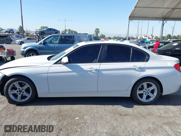 2013 BMW 3 Series 320i xDrive с VIN WBA3C3C55DF980712, выставлен на аукционе IAAI как лот 42317269 с пробегом 114 528 миль миль и . История ставок и продаж доступна на DreamBid. Изображение 15.