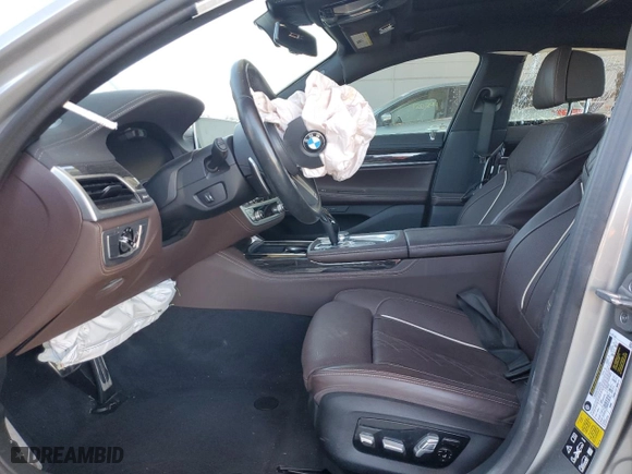 2022 BMW 7 Series 750i xDrive with VIN WBA7U2C01NCK62283, listed as a Copart auction lot 83007534 with 0 mi miles and Salvage Title. Bid and sale history available at carsss.com. Image 7.