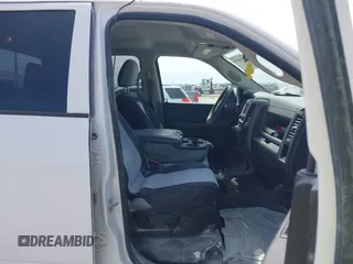 2017 Ram 1500 Express z VIN 1C6RR7KG1HS820322, wystawiony jako IAAI lot #42192578 z przebiegiem 155 574 mil mil oraz . Historia ofert i sprzedaży dostępna na DreamBid. Obrazek 5.