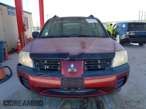 2005 Mitsubishi Endeavor LS with VIN 4A4MM21S05E074605, listed as a IAAI auction lot 41777750 with 105,188 mi miles. Bid and sale history available at carsss.com. Image 12.