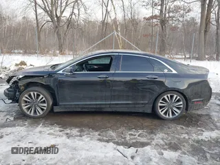 2019 Lincoln MKZ Reserve II z VIN 3LN6L5F93KR622157, wystawiony jako IAAI lot #41644128 z przebiegiem 39 768 mil mil oraz . Historia ofert i sprzedaży dostępna na DreamBid. Obrazek 14.