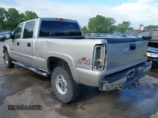 2004 GMC Sierra 2500HD with VIN 1GTHK23194F136501, listed as a IAAI auction lot 42204491 with 226,947 mi miles and . Bid and sale history available at DreamBid. Image 3.