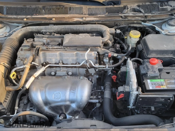 2015 Dodge Dart SXT with VIN 1C3CDFBB5FD405893, listed as a IAAI auction lot 41970379 with 91,911 mi miles. Bid and sale history available at carsss.com. Image 9.