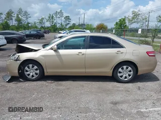 2011 Toyota Camry LE with VIN 4T1BF3EK4BU138375, listed as a IAAI auction lot 41995885 with 186,115 mi miles. Bid and sale history available at carsss.com. Image 14.