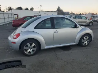 2006 Volkswagen New Beetle Coupe with VIN 3VWPG31C46M421646, listed as a Copart auction lot 83255624 with 91,884 mi miles and Clean Title. Bid and sale history available at carsss.com. Image 3.