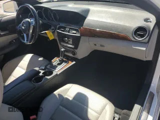 2013 Mercedes-Benz C 250 с VIN WDDGJ4HB7DF986032, выставлен на аукционе Copart как лот 56577835 с пробегом 84 552 миль миль и Списание • Salvage title. История ставок и продаж доступна на DreamBid. Изображение 8.