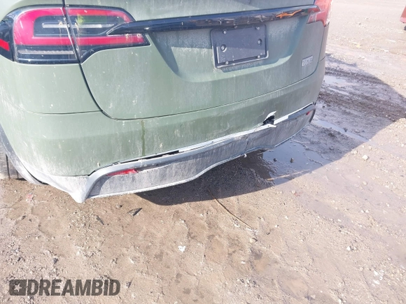 2022 Tesla Model X Plaid z VIN 7SAXCBE6XNF358023, wystawiony jako IAAI lot #41683857 z przebiegiem 42 821 mil mil oraz . Historia ofert i sprzedaży dostępna na DreamBid. Obrazek 20.