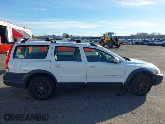 2007 Volvo XC70 with VIN YV4SZ592671266706, listed as a IAAI auction lot 41266347 with 174,191 mi miles. Bid and sale history available at carsss.com. Image 13.