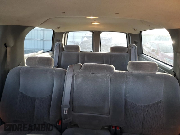 2003 Chevrolet Suburban LT with VIN 3GNGK26U63G257735, listed as a Copart auction lot 76520384 with 213,129 mi miles and Salvage Title. Bid and sale history available at carsss.com. Image 10.
