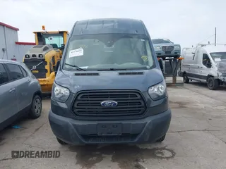 2019 Ford Transit z VIN 1FTYR3XM6KKB78621, wystawiony jako IAAI lot #41970802 z przebiegiem 56 170 mil mil oraz . Historia ofert i sprzedaży dostępna na DreamBid. Obrazek 12.