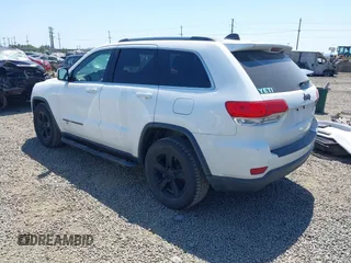 2017 Jeep Grand Cherokee Altitude z VIN 1C4RJEAG6HC845961, wystawiony jako IAAI lot #42688844 z przebiegiem 144 390 mil mil oraz . Historia ofert i sprzedaży dostępna na DreamBid. Obrazek 3.