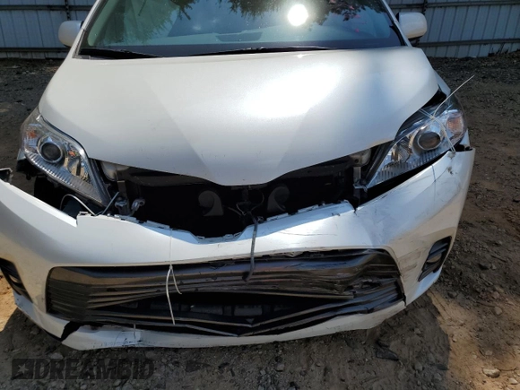 2018 Toyota Sienna XLE Auto Access Seat с VIN 5TDYZ3DC7JS905865, выставлен на аукционе Copart как лот 62263995 с пробегом Не указан миль и Списание • Salvage title. История ставок и продаж доступна на DreamBid. Изображение 12.