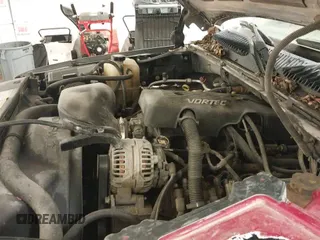 2000 GMC Yukon XL SLT z VIN 3GKFK16T7YG142515, wystawiony jako IAAI lot #42044906 z przebiegiem 271 911 mil mil oraz . Historia ofert i sprzedaży dostępna na DreamBid. Obrazek 12.