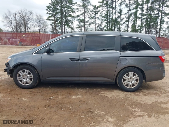 2013 Honda Odyssey LX with VIN 5FNRL5H23DB050884, listed as a IAAI auction lot 41776446 with 176,620 mi miles. Bid and sale history available at carsss.com. Image 15.