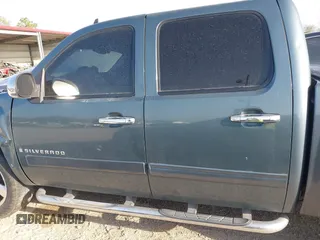 2007 Chevrolet Silverado 1500 LT w/1LT with VIN 2GCEC13C371619392, listed as a IAAI auction lot 41774504 with 269,105 mi miles. Bid and sale history available at carsss.com. Image 14.