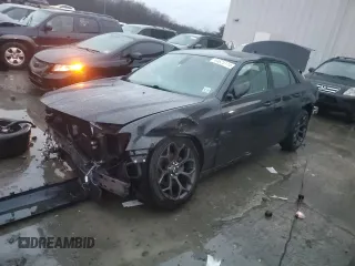 2020 Chrysler 300 S z VIN 2C3CCABG6LH137260, wystawiony jako Copart lot #84625114 z przebiegiem 92 330 mil mil oraz Szkody całkowita. Historia ofert i sprzedaży dostępna na DreamBid. Obrazek 1.