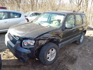 2007 Ford Escape XLS with VIN 1FMYU92Z37KB90832, listed as a IAAI auction lot 41217549 with 114,433 mi miles. Bid and sale history available at carsss.com. Image 2.
