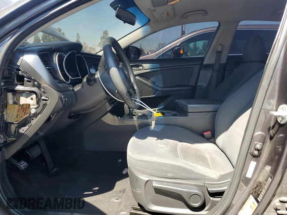 2015 Kia Optima LX z VIN KNAGM4A77F5629558, wystawiony jako Copart lot #55863825 z przebiegiem 143 620 mil mil oraz Szkoda całkowita • Salvage title. Historia ofert i sprzedaży dostępna na DreamBid. Obrazek 7.