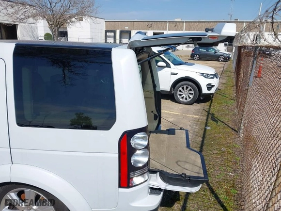 2016 Land Rover LR4 HSE with VIN SALAG2V66GA780737, listed as a IAAI auction lot 41706661 with 98,555 mi miles. Bid and sale history available at carsss.com. Image 22.