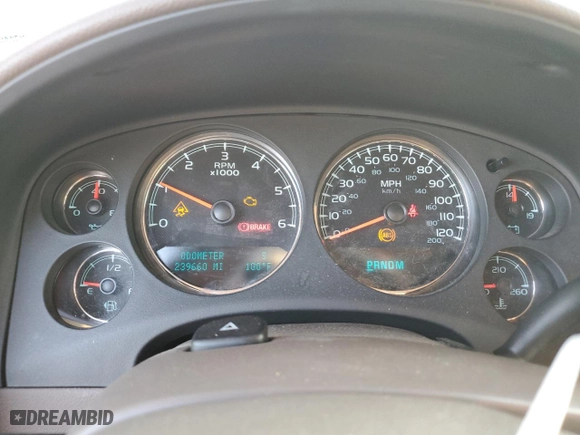 2009 Chevrolet Suburban LT w/2LT with VIN 1GNFC26J09R147755, listed as a Copart auction lot 72418304 with 239,660 mi miles and Salvage Title. Bid and sale history available at carsss.com. Image 9.