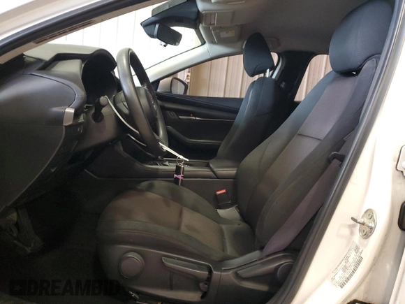 2019 Mazda 3 z VIN 3MZBPABL4KM114291, wystawiony jako Copart lot #57652945 z przebiegiem 148 644 mil mil oraz Szkoda całkowita • Salvage title. Historia ofert i sprzedaży dostępna na DreamBid. Obrazek 7.