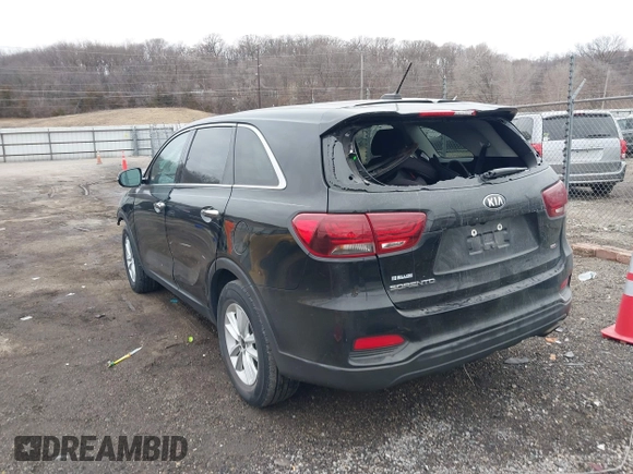 2019 Kia Sorento LX with VIN 5XYPG4A35KG491026, listed as a IAAI auction lot 41453463 with 129,709 mi miles. Bid and sale history available at carsss.com. Image 3.