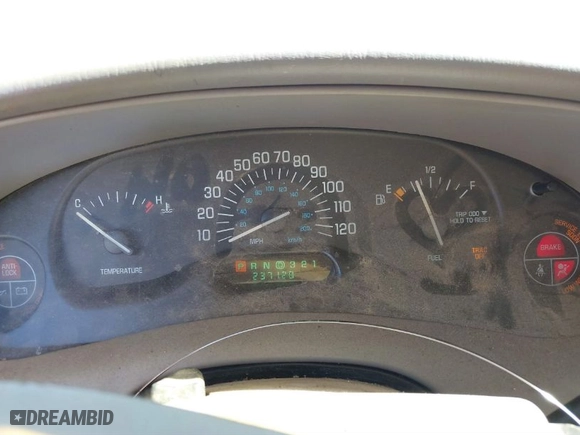 2001 Buick Century Custom with VIN 2G4WS52J611265191, listed as a IAAI auction lot 41695250 with 237120 miles. Bid and sale history available at carsss.com. Image 7.