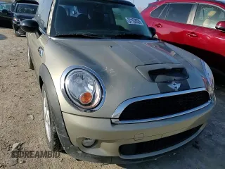 2009 MINI Hardtop S with VIN WMWMF73529TW82713, listed as a Copart auction lot 51152035 with 170,954 mi miles and Salvage title. Bid and sale history available at DreamBid. Image 12.