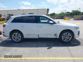 2025 Audi Q7 Premium Plus with VIN WA1LVBF70SD014968, listed as a IAAI auction lot 41787534 with 7,568 mi miles and . Bid and sale history available at DreamBid. Image 13.