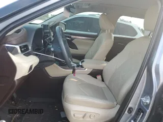 2022 Toyota Highlander Platinum z VIN 5TDFZRBH4NS199436, wystawiony jako Copart lot #57758895 z przebiegiem 31 732 mil mil oraz Nie do naprawy • Non repairable. Historia ofert i sprzedaży dostępna na DreamBid. Obrazek 7.